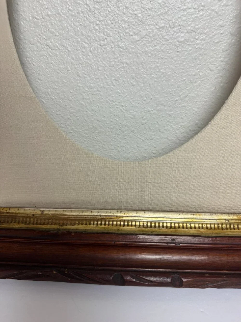 Vintage / Antique  Wooden Carved Frame w/Oval Opening 17 x 21